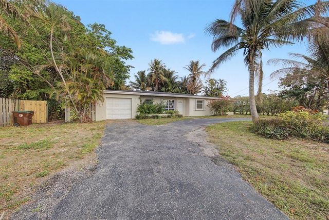 7730 W Lake Drive, Lake Clarke Shores, FL 33406