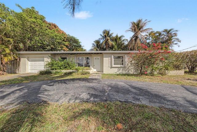 7730 W Lake Drive, Lake Clarke Shores, FL 33406