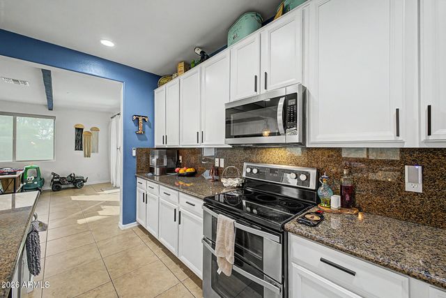 18116 W TURNEY Avenue W, Goodyear, AZ 85395