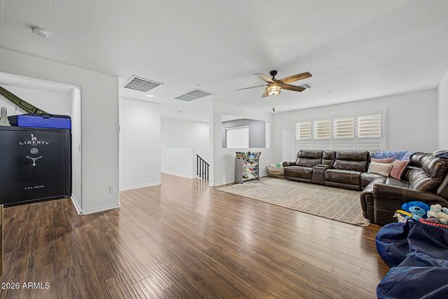 18116 W TURNEY Avenue W, Goodyear, AZ 85395