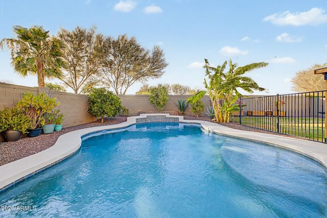 18116 W TURNEY Avenue W, Goodyear, AZ 85395