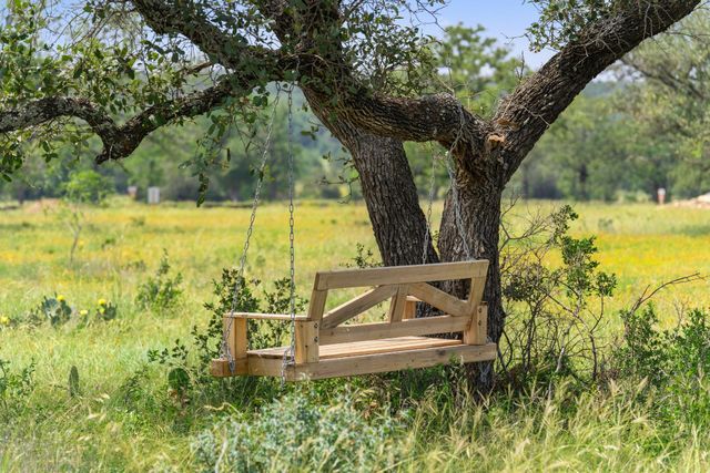 145 Red Hawk DR, Marble Falls, TX 78663