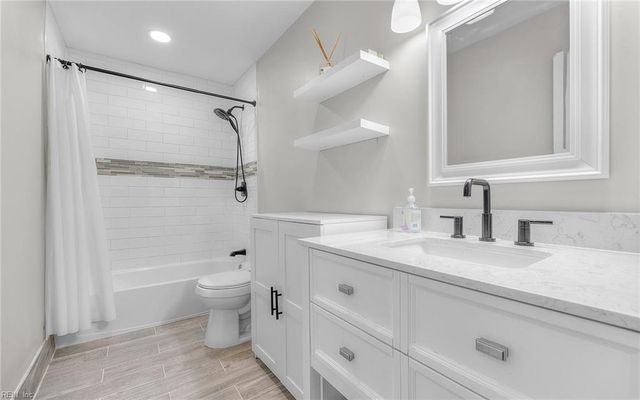 725 N Great Neck RD, Virginia Beach, VA 23454