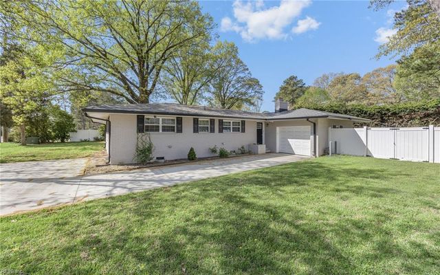 725 N Great Neck RD, Virginia Beach, VA 23454