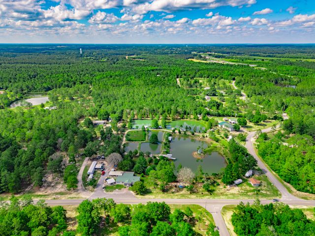 6291 Coy Burgess Loop, Defuniak Springs, FL 32435