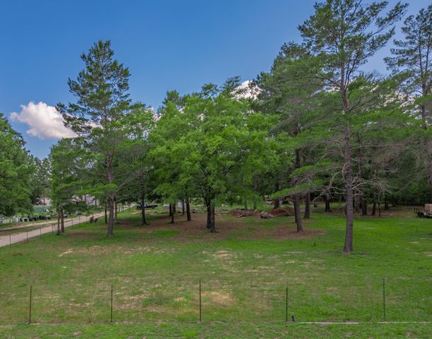 6291 Coy Burgess Loop, Defuniak Springs, FL 32435