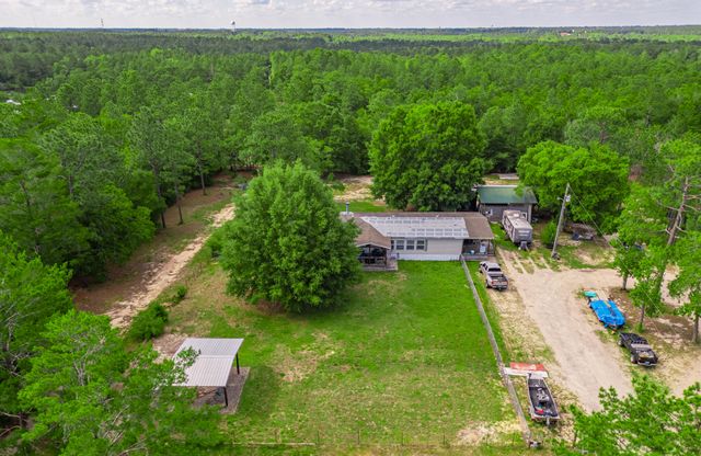 6291 Coy Burgess Loop, Defuniak Springs, FL 32435