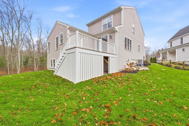 17 Pat Rose Way, Rockland, MA 02370