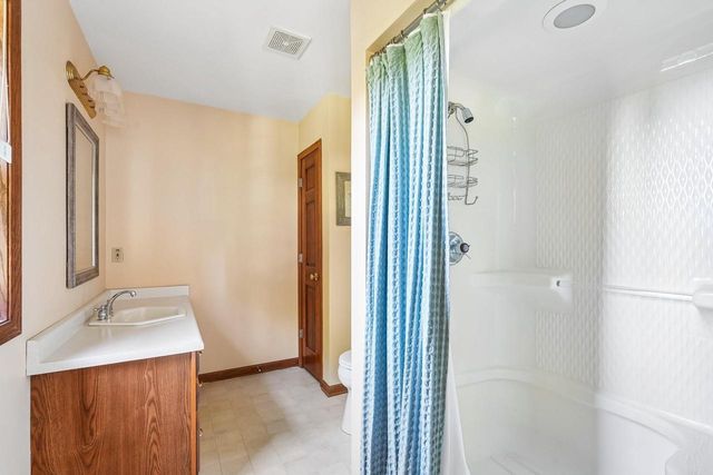 W72N540 Cider Mill COURT, Cedarburg, WI 53012