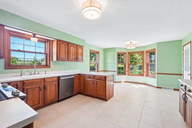 W72N540 Cider Mill COURT, Cedarburg, WI 53012