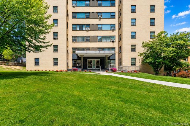 6 Fordham Hill Oval 2G, Bronx, NY 10468