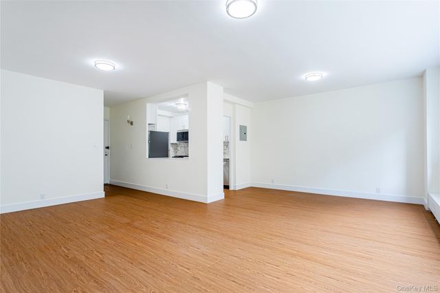 6 Fordham Hill Oval 2G, Bronx, NY 10468