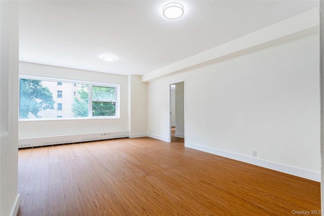 6 Fordham Hill Oval 2G, Bronx, NY 10468
