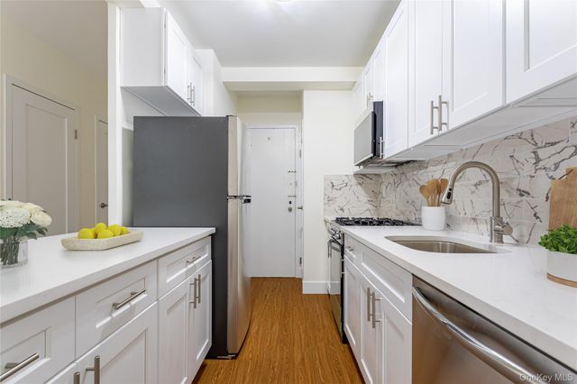 6 Fordham Hill Oval 2G, Bronx, NY 10468