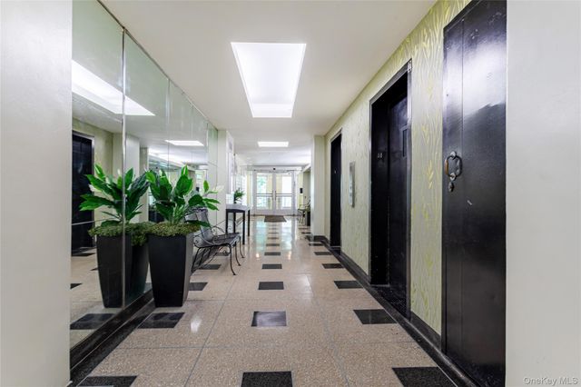 6 Fordham Hill Oval 2G, Bronx, NY 10468