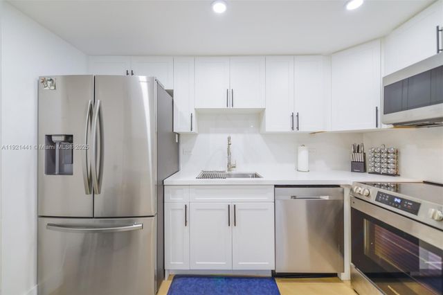 801 Brickell Bay Dr 1962, Miami, FL 33131