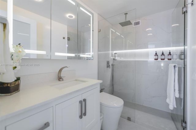 801 Brickell Bay Dr 1962, Miami, FL 33131