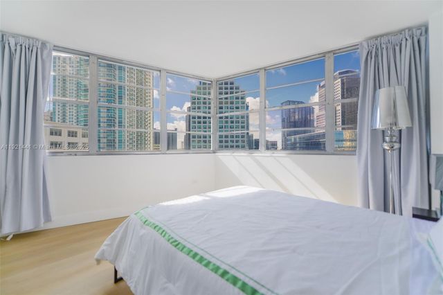 801 Brickell Bay Dr 1962, Miami, FL 33131