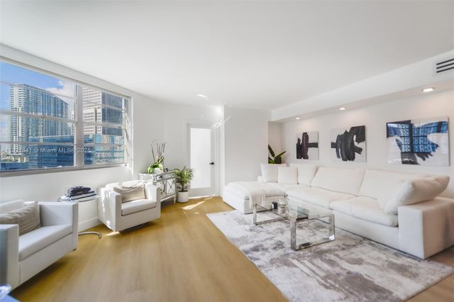 801 Brickell Bay Dr 1962, Miami, FL 33131