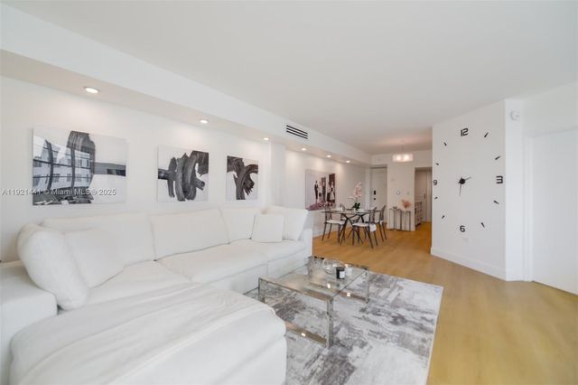 801 Brickell Bay Dr 1962, Miami, FL 33131