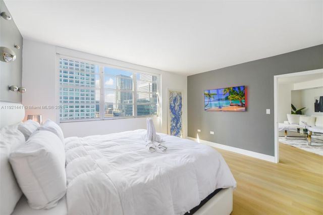 801 Brickell Bay Dr 1962, Miami, FL 33131