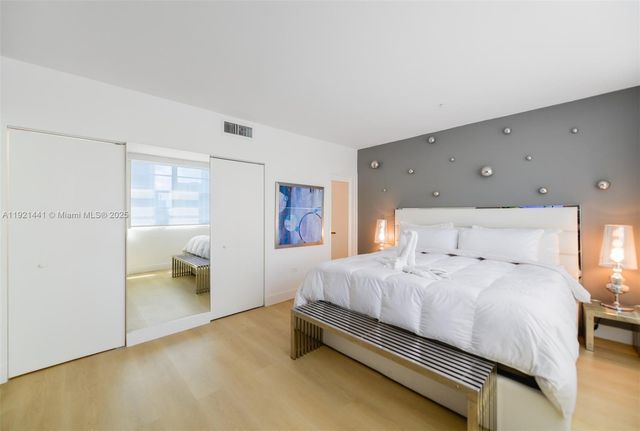 801 Brickell Bay Dr 1962, Miami, FL 33131