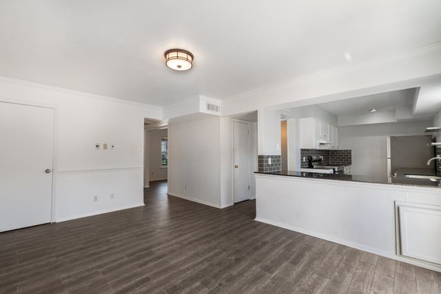 1821 E Grauwyler Road 187, Irving, TX 75061