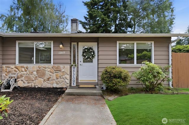 12019 NE 136th Pl Place, Kirkland, WA 98034