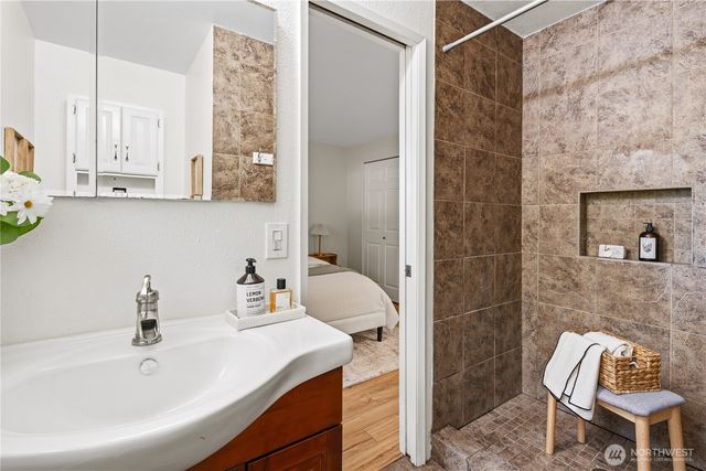 12019 NE 136th Pl Place, Kirkland, WA 98034