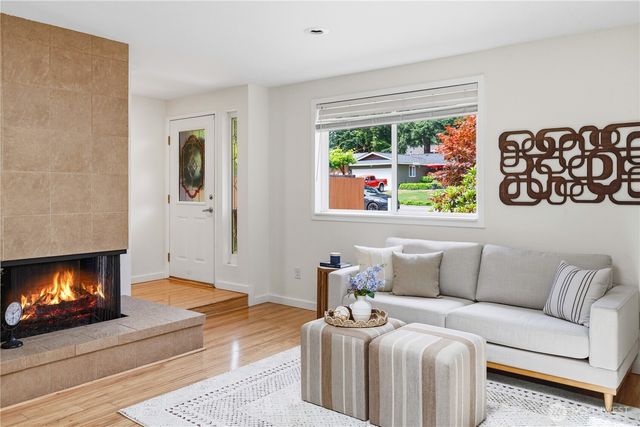12019 NE 136th Pl Place, Kirkland, WA 98034