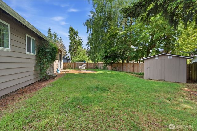 12019 NE 136th Pl Place, Kirkland, WA 98034