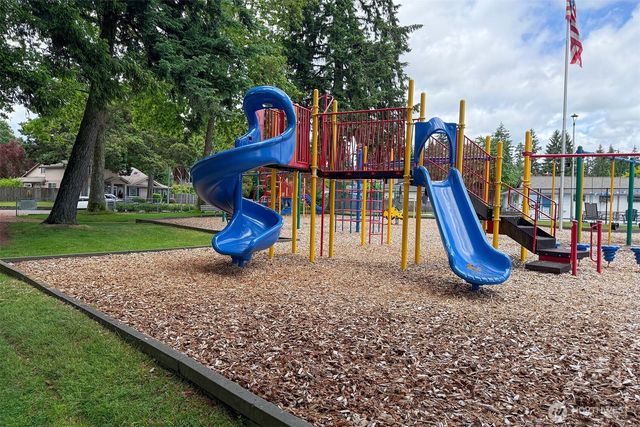 12019 NE 136th Pl Place, Kirkland, WA 98034