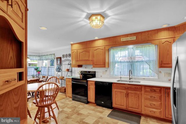 805 JEROME PL, West Lawn, PA 19609
