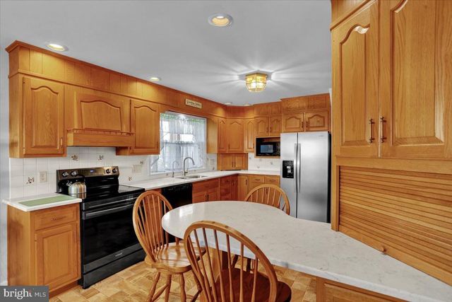 805 JEROME PL, West Lawn, PA 19609