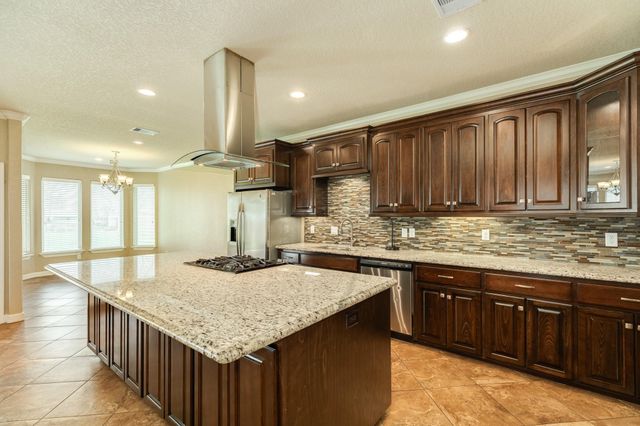 238 Creekside Lane, Lake Jackson, TX 77566