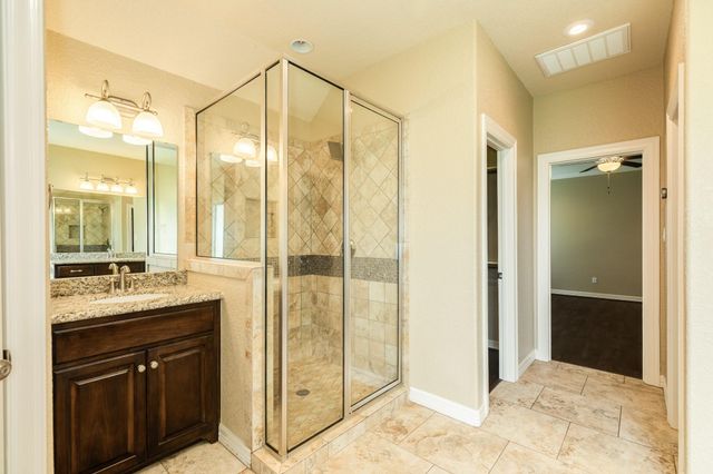 238 Creekside Lane, Lake Jackson, TX 77566