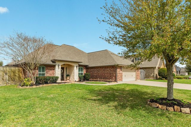 238 Creekside Lane, Lake Jackson, TX 77566