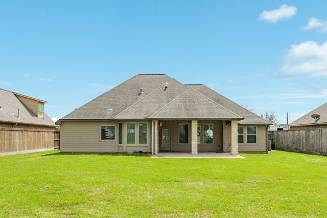 238 Creekside Lane, Lake Jackson, TX 77566