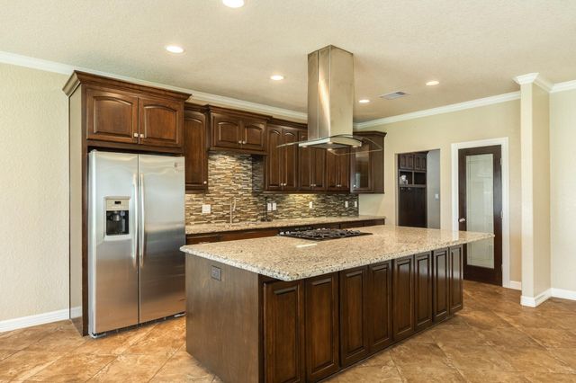 238 Creekside Lane, Lake Jackson, TX 77566