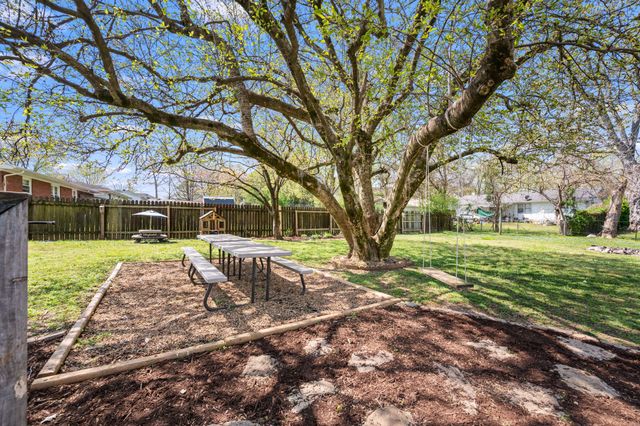 1723 Hamilton Dr, Murfreesboro, TN 37129