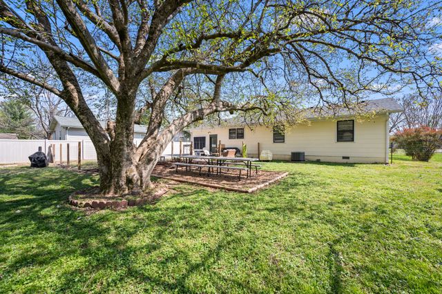 1723 Hamilton Dr, Murfreesboro, TN 37129