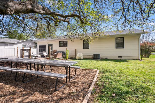 1723 Hamilton Dr, Murfreesboro, TN 37129