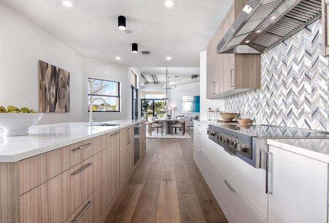 2570 Players Court, Wellington, FL 33414