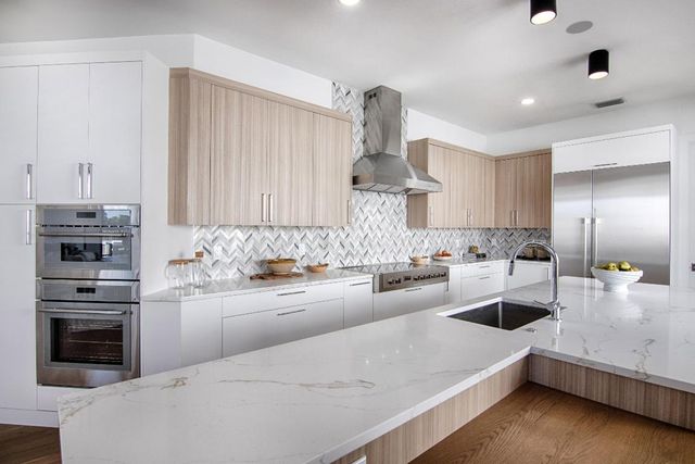 2570 Players Court, Wellington, FL 33414