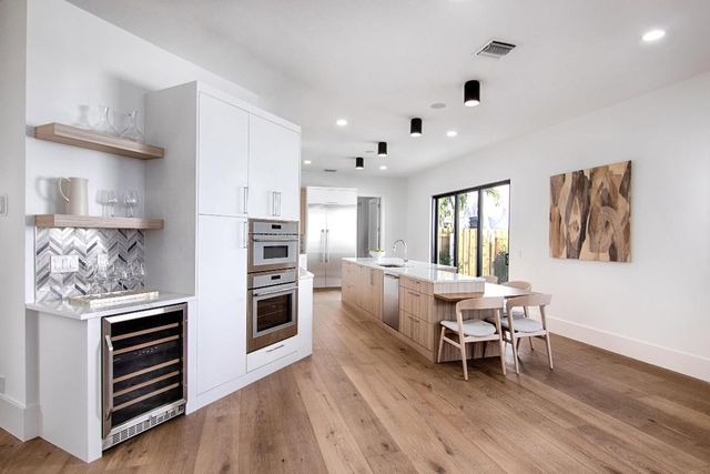 2570 Players Court, Wellington, FL 33414