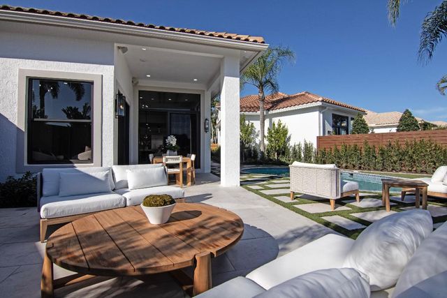 2570 Players Court, Wellington, FL 33414