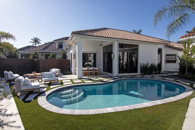 2570 Players Court, Wellington, FL 33414