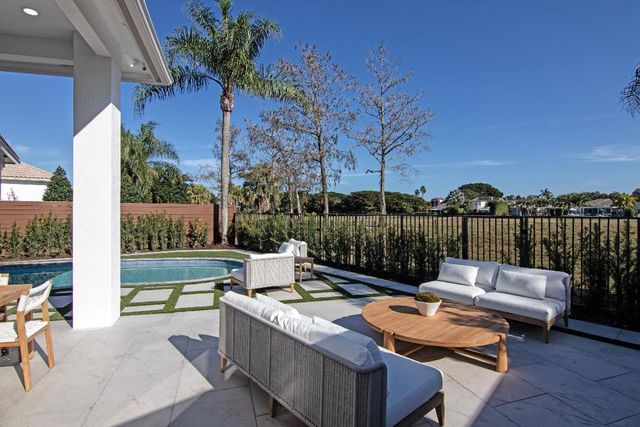 2570 Players Court, Wellington, FL 33414