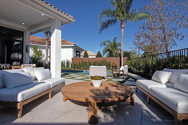 2570 Players Court, Wellington, FL 33414