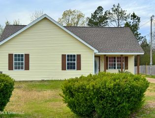 650 W Lake Drive, Holly Springs, MS 38635